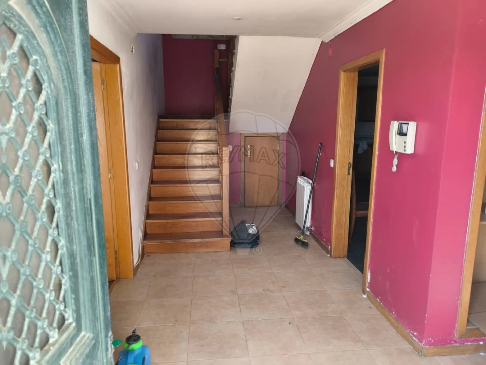 Moradia T4 para Venda em Cadaval e Pêro Moniz Foto 3