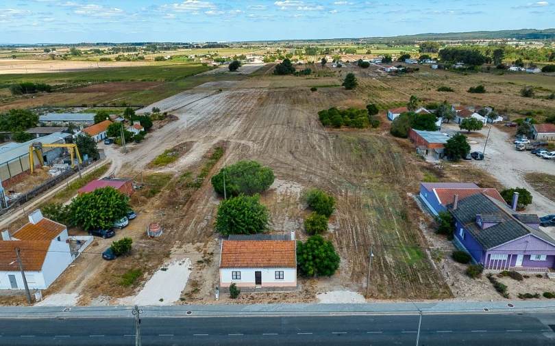 Moradia T2 para Venda em Benfica do Ribatejo Foto 2