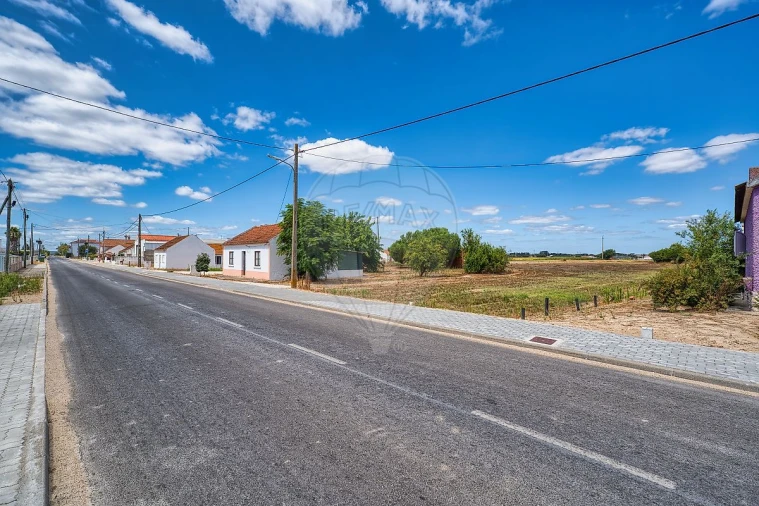 Moradia T2 para Venda em Benfica do Ribatejo Foto 4