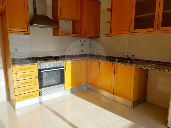 Apartamento T3 para Venda em Azambuja Foto 4