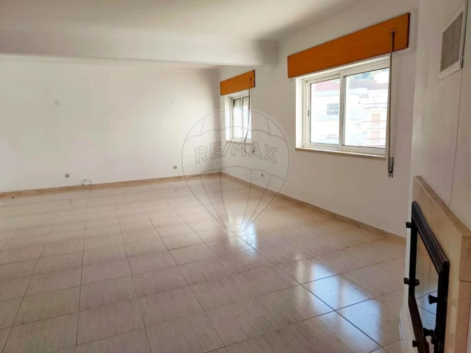 Apartamento T3 para Venda em Azambuja Foto 1