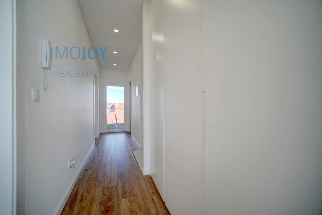 Moradia T4 para Arrendamento em Encarnação Foto 13