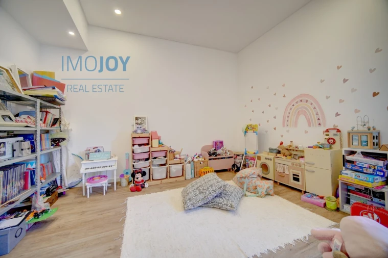 Moradia T4 para Arrendamento em Encarnação Foto 12