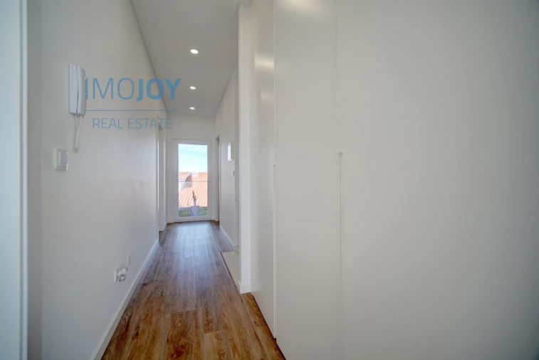 Moradia T4 para Arrendamento em Encarnação Foto 13