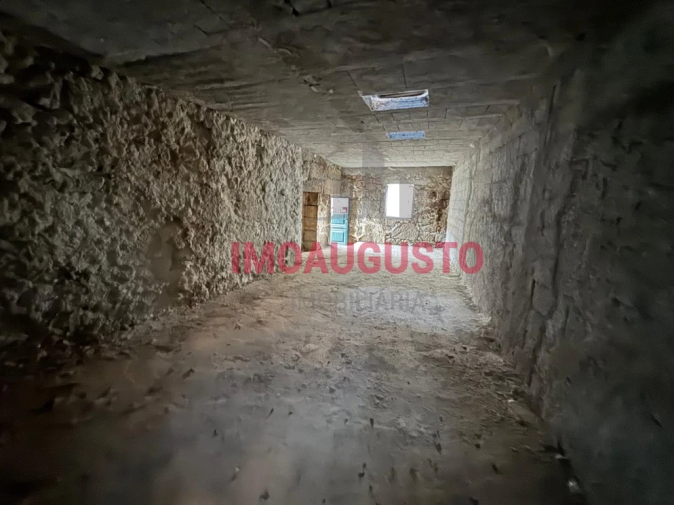 Moradia T1 para Venda em Prados Foto 4