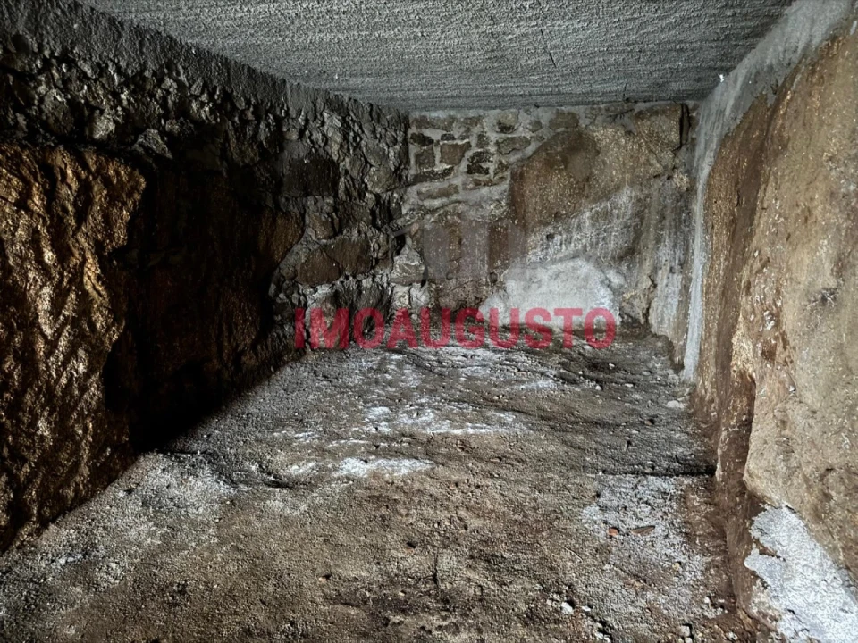 Moradia T1 para Venda em Prados Foto 5