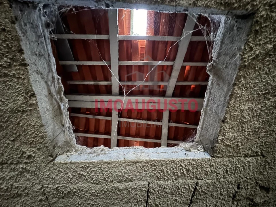 Moradia T1 para Venda em Prados Foto 7