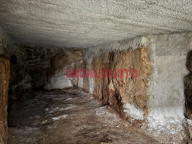 Moradia T1 para Venda em Prados Foto 6