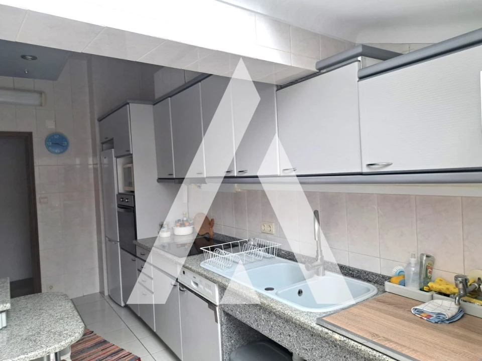 Apartamento T3 para Arrendamento em Glória e Vera Cruz Foto 2