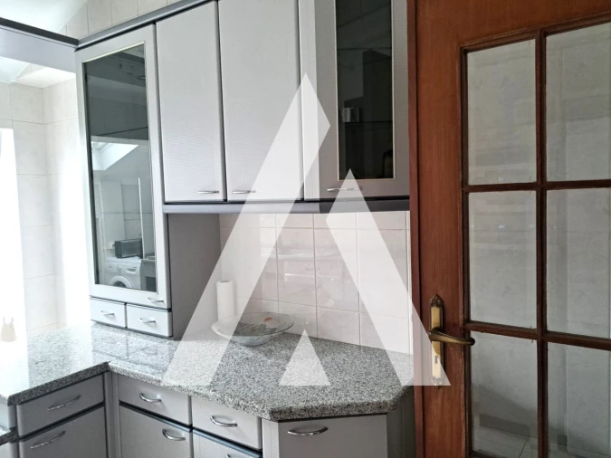 Apartamento T3 para Arrendamento em Glória e Vera Cruz Foto 5