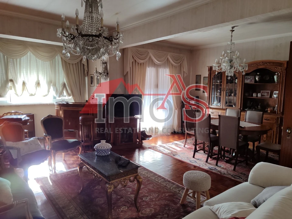 Apartamento T3 para Venda em Queluz e Belas Foto 1