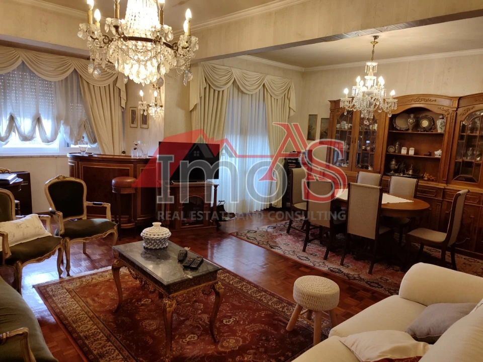 Apartamento T3 para Venda em Queluz e Belas Foto 2