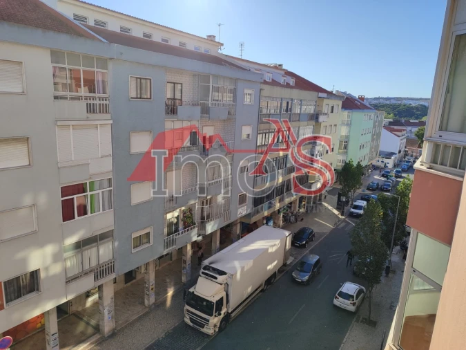 Apartamento T3 para Venda em Queluz e Belas Foto 33