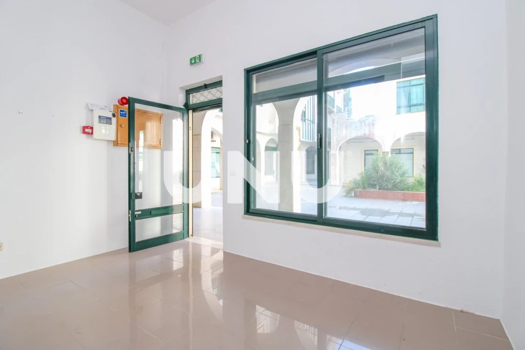 Loja para Arrendamento em Alenquer (Santo Estêvão e Triana) Foto 5