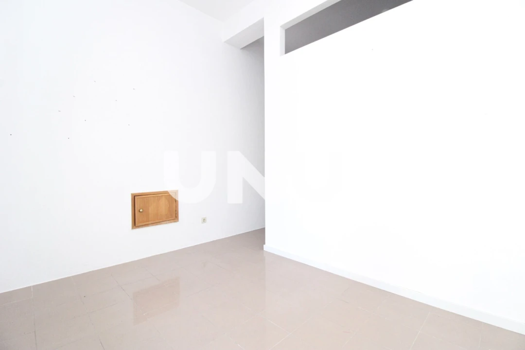 Loja para Arrendamento em Alenquer (Santo Estêvão e Triana) Foto 6