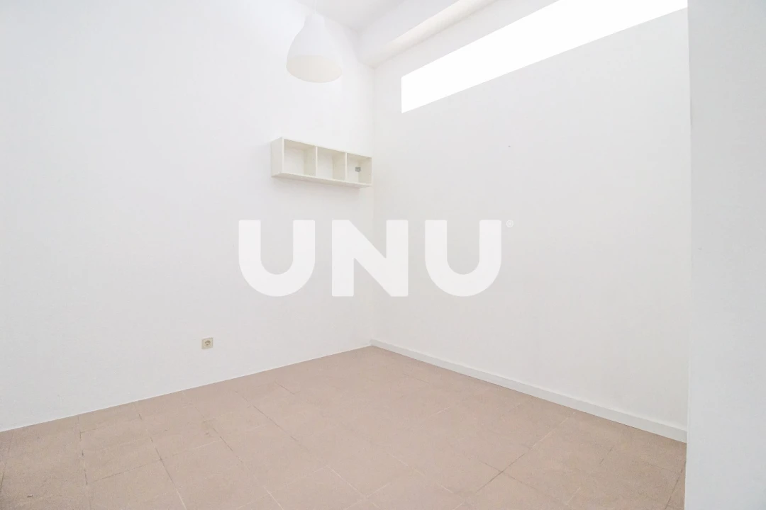 Loja para Arrendamento em Alenquer (Santo Estêvão e Triana) Foto 7