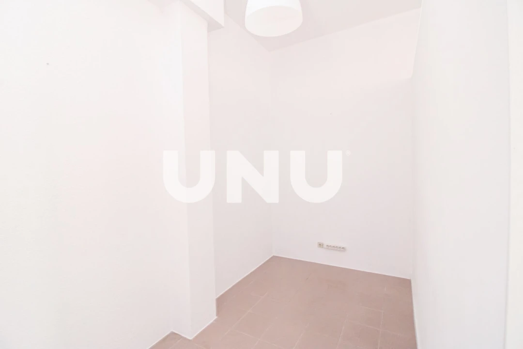 Loja para Arrendamento em Alenquer (Santo Estêvão e Triana) Foto 9