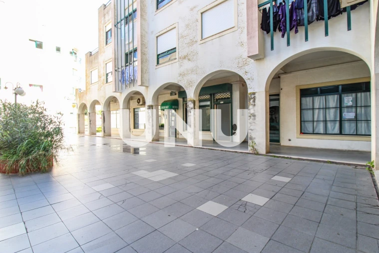 Loja para Arrendamento em Alenquer (Santo Estêvão e Triana) Foto 3