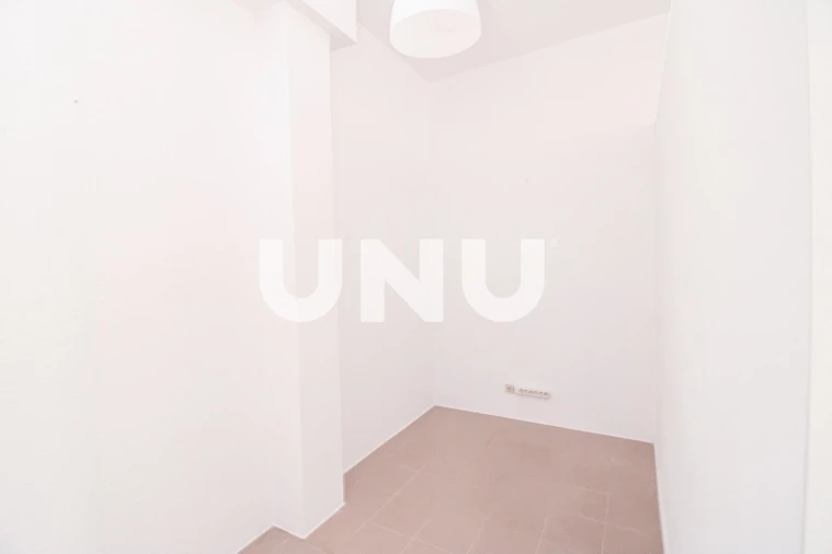 Loja para Arrendamento em Alenquer (Santo Estêvão e Triana) Foto 9