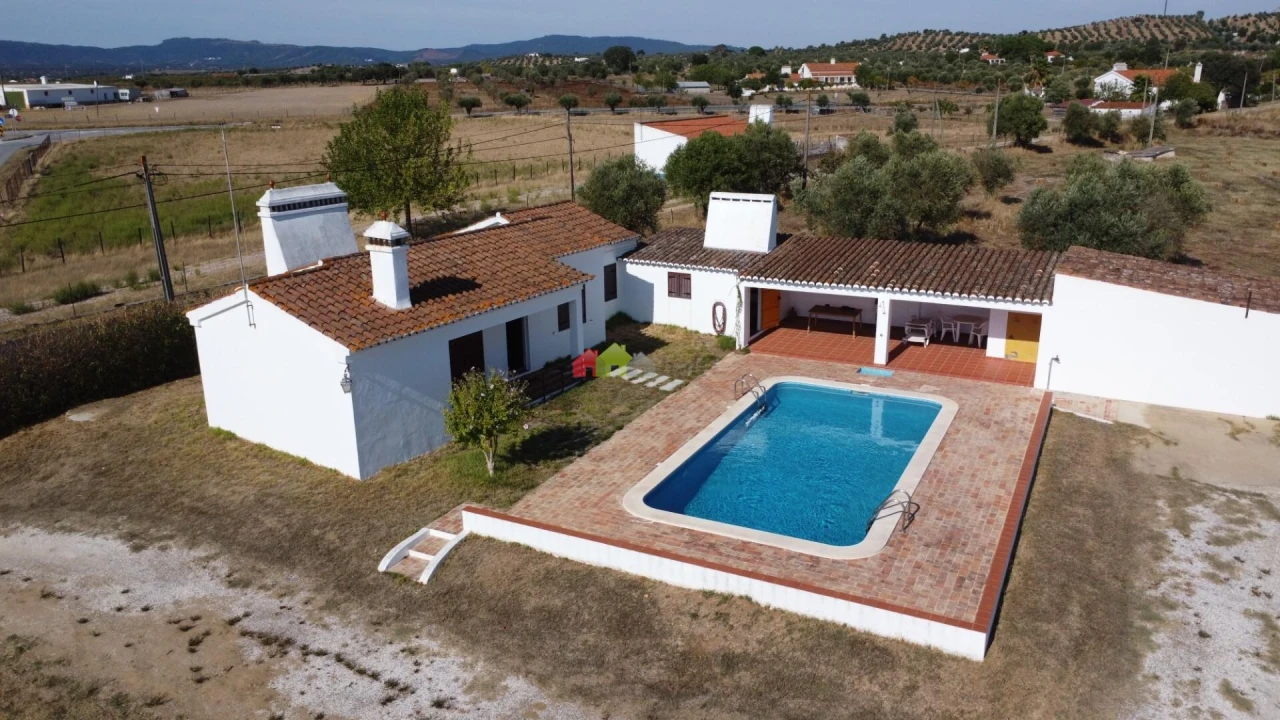 Quinta T2 para Venda em Redondo Foto 1