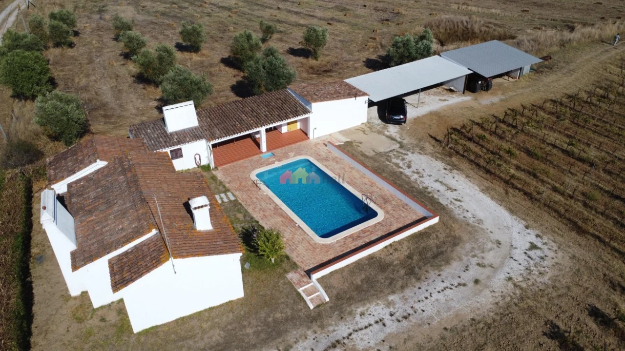 Quinta T2 para Venda em Redondo Foto 2