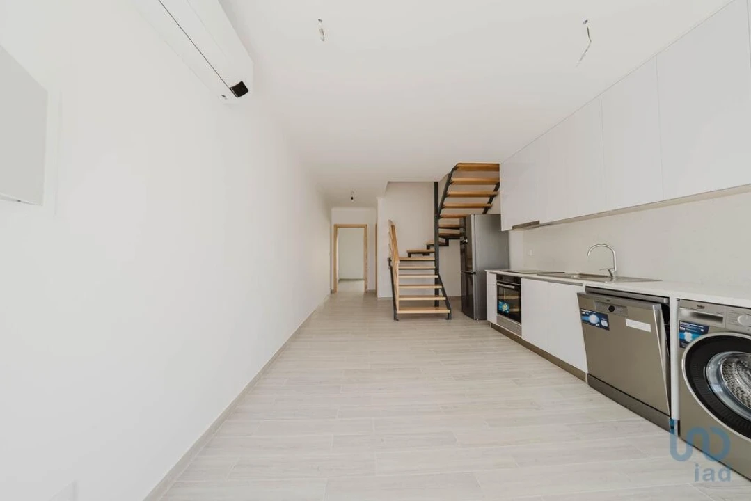 Moradia T2 para Venda em Ferrel Foto 3