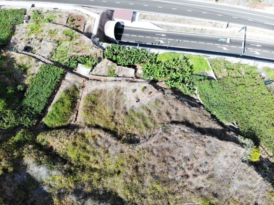 Terreno para Venda em Estreito de Camara de Lobos Foto 4