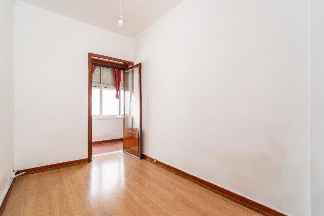 Apartamento T2 para Venda em Santo Antonio dos Olivais Foto 6