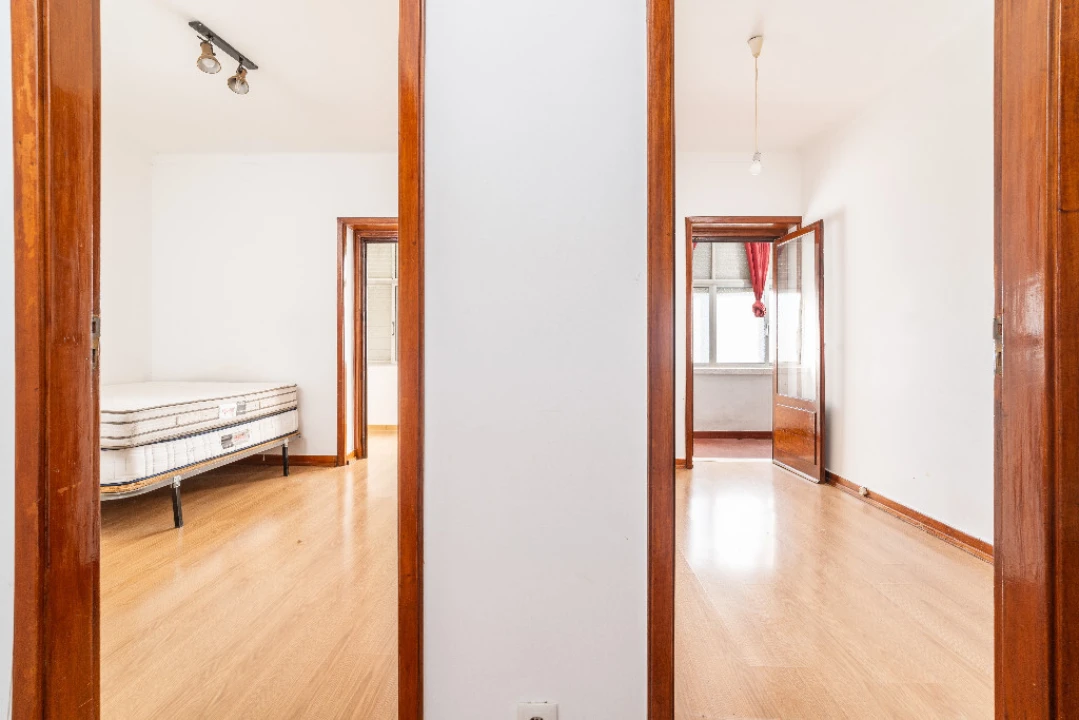 Apartamento T2 para Venda em Santo Antonio dos Olivais Foto 4