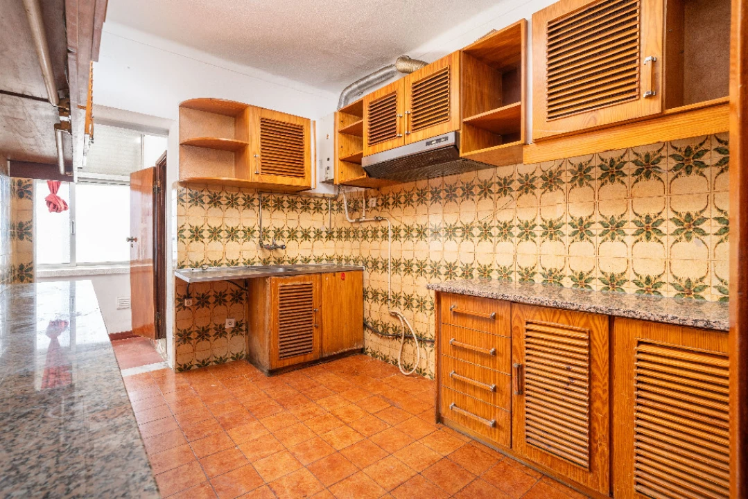 Apartamento T2 para Venda em Santo Antonio dos Olivais Foto 2