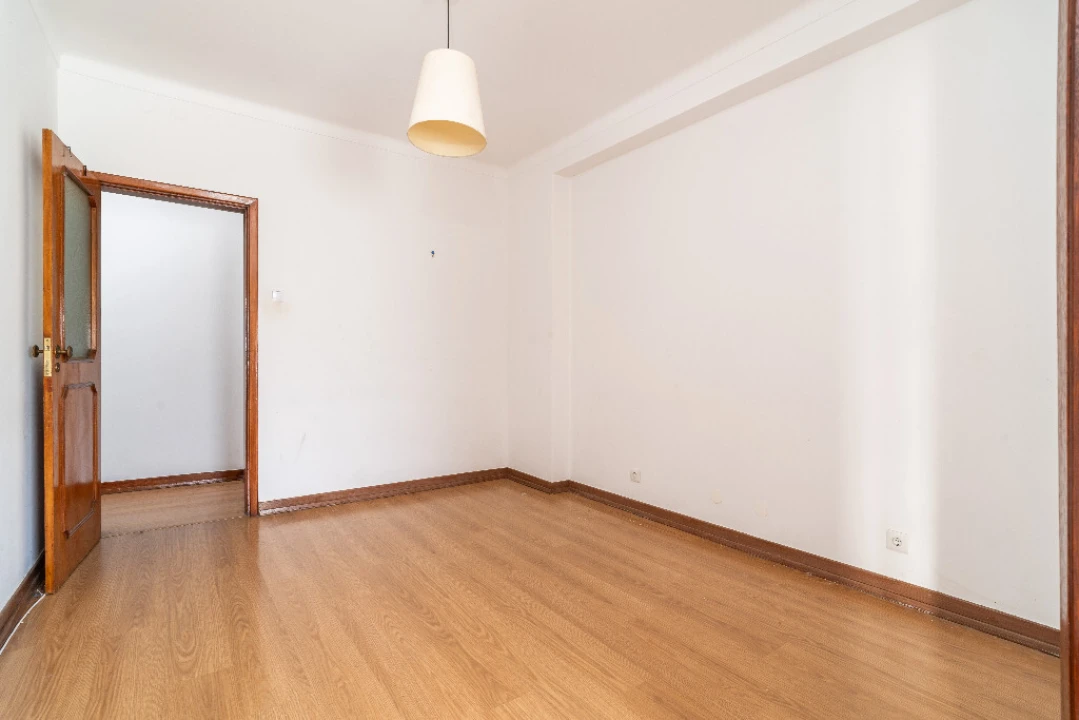 Apartamento T2 para Venda em Santo Antonio dos Olivais Foto 7