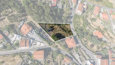 Terreno para Venda em Rebordões