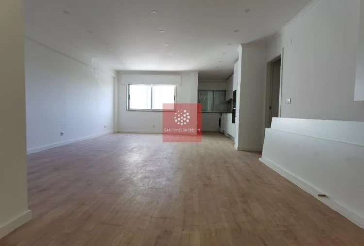 Apartamento T2 para Venda em Alfragide Foto 4