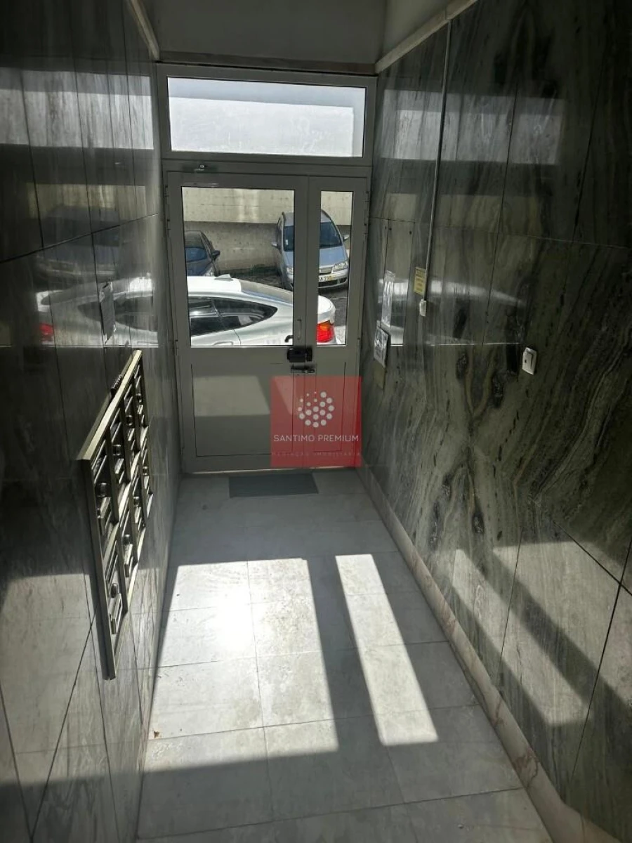 Apartamento T2 para Venda em Alfragide Foto 35