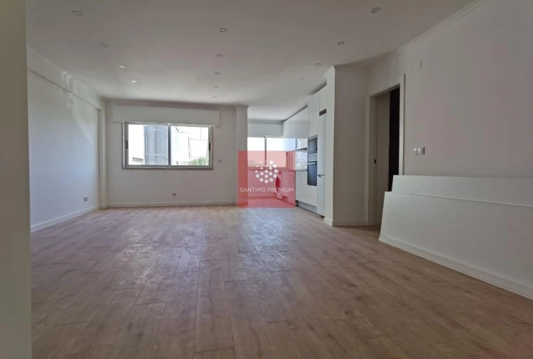 Apartamento T2 para Venda em Alfragide Foto 17