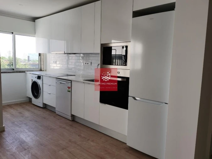 Apartamento T2 para Venda em Alfragide Foto 3