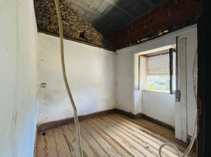 Moradia T5 para Venda em Ceira Foto 8