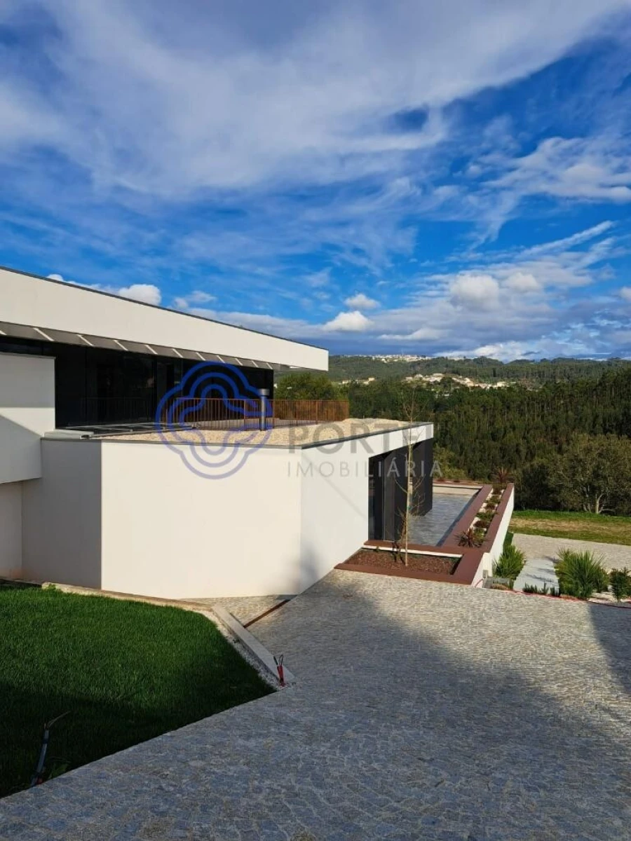 Moradia T5 para Venda em Torres do Mondego Foto 3