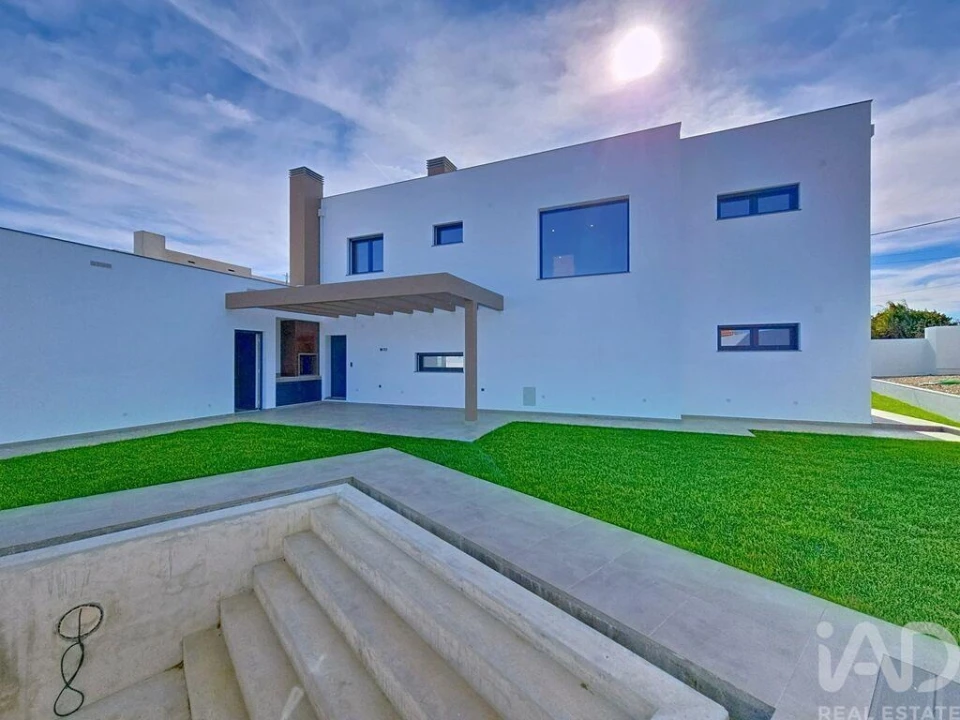 Moradia T4 para Venda em Silveira Foto 2