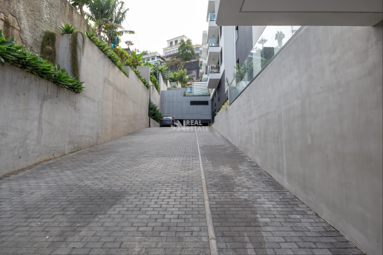 Apartamento T2 para Arrendamento em Funchal (São Pedro) Foto 40