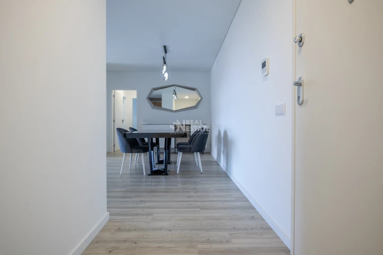 Apartamento T2 para Arrendamento em Funchal (São Pedro) Foto 18