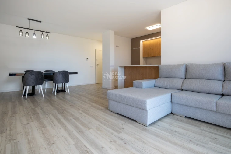 Apartamento T2 para Arrendamento em Funchal (São Pedro) Foto 8