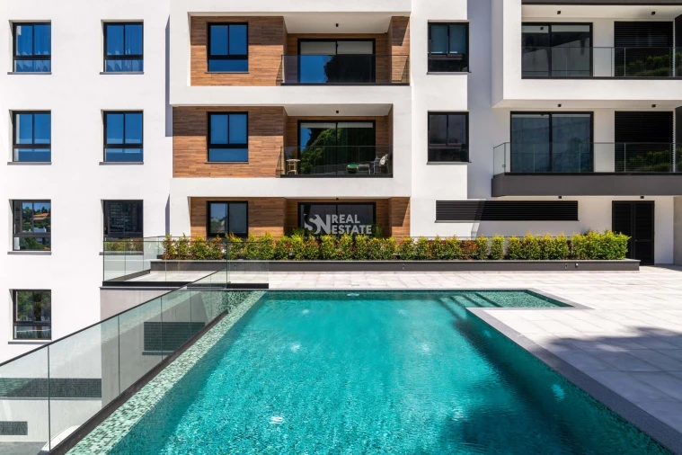 Apartamento T2 para Arrendamento em Funchal (São Pedro)