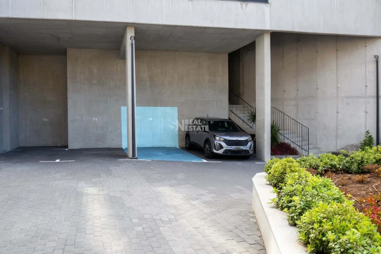 Apartamento T2 para Arrendamento em Funchal (São Pedro) Foto 57