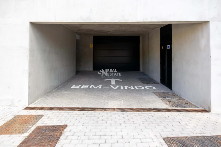 Apartamento T2 para Arrendamento em Funchal (São Pedro) Foto 55