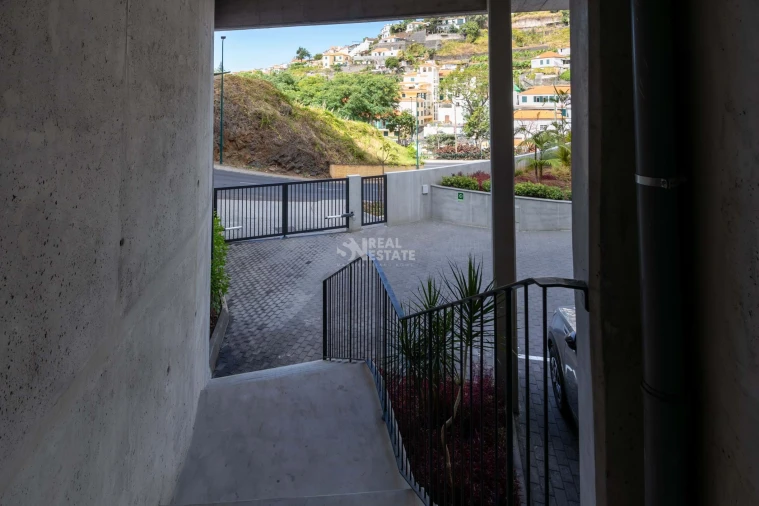 Apartamento T2 para Arrendamento em Funchal (São Pedro) Foto 45