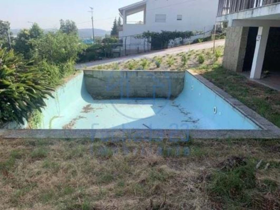 Moradia T4 para Venda em Azurem Foto 22