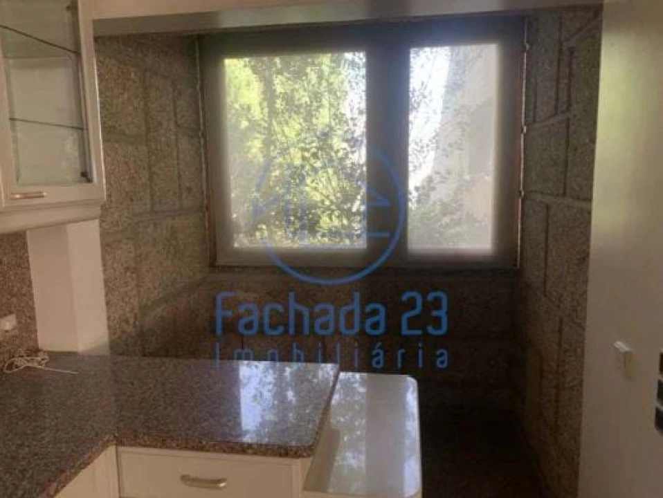 Moradia T4 para Venda em Azurem Foto 21