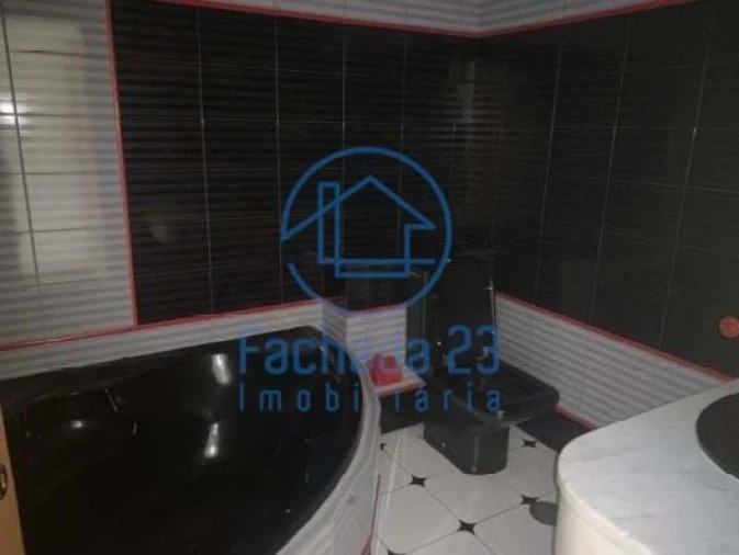 Moradia T4 para Venda em Azurem Foto 16