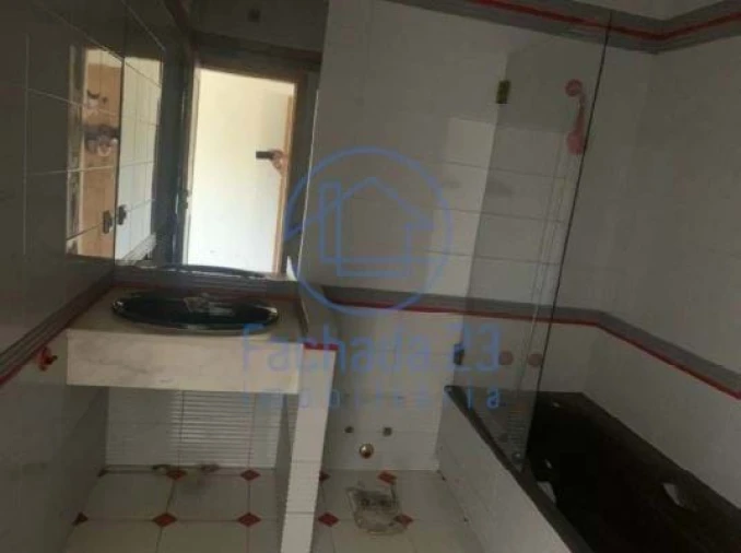 Moradia T4 para Venda em Azurem Foto 15